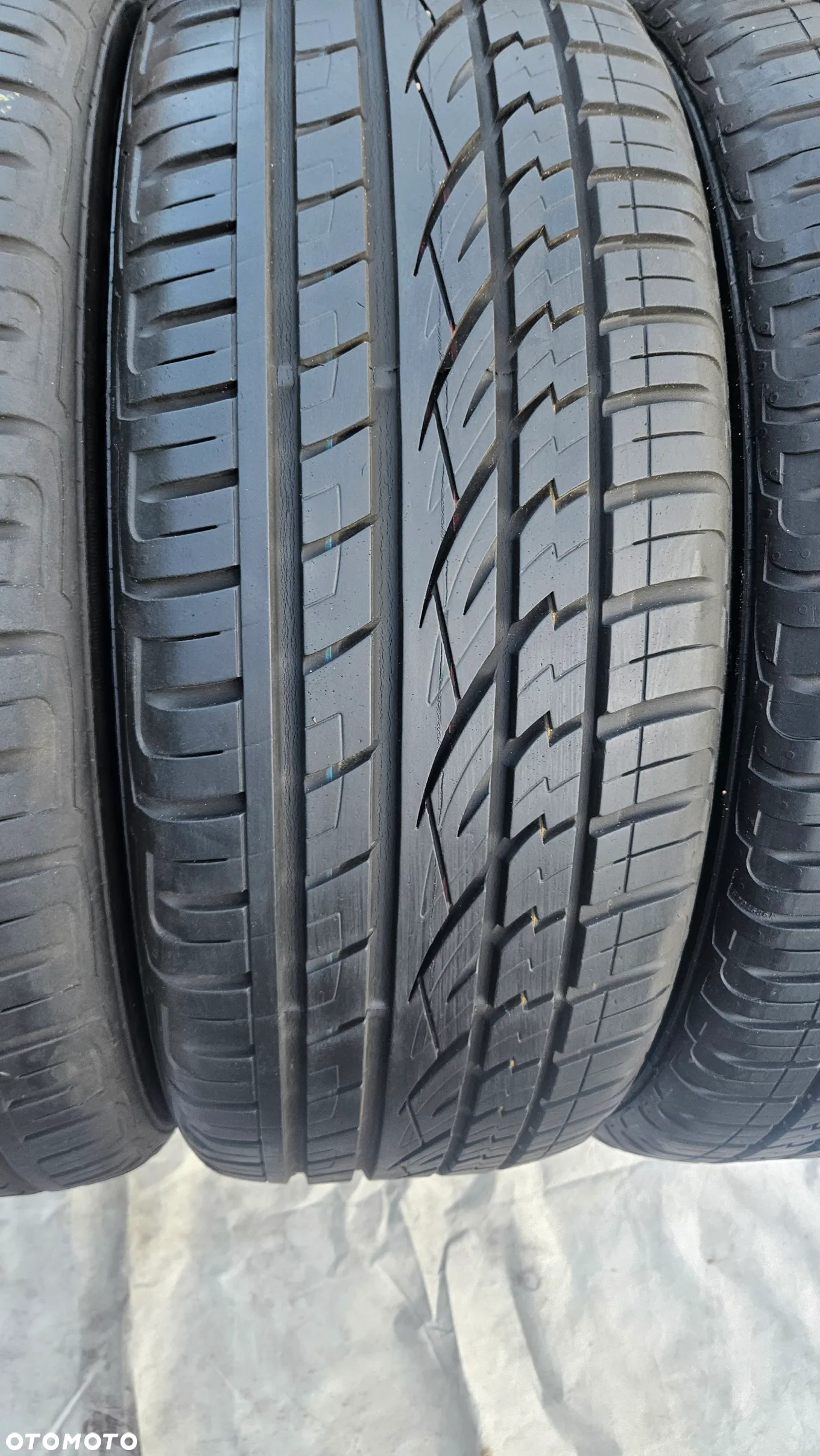 235/55/19 105v Continental Cross Contact - 3