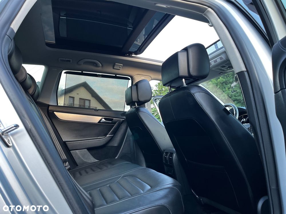 Volkswagen Passat 2.0 TDI 4Motion BlueMotion Technol Highline - 29