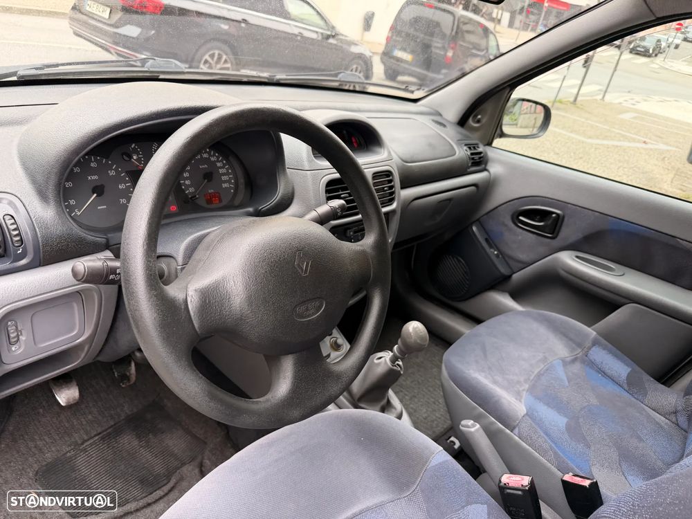 Renault Clio 1.2 16V Extreme - 11