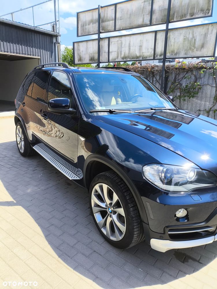 BMW X5 4.8i - 12