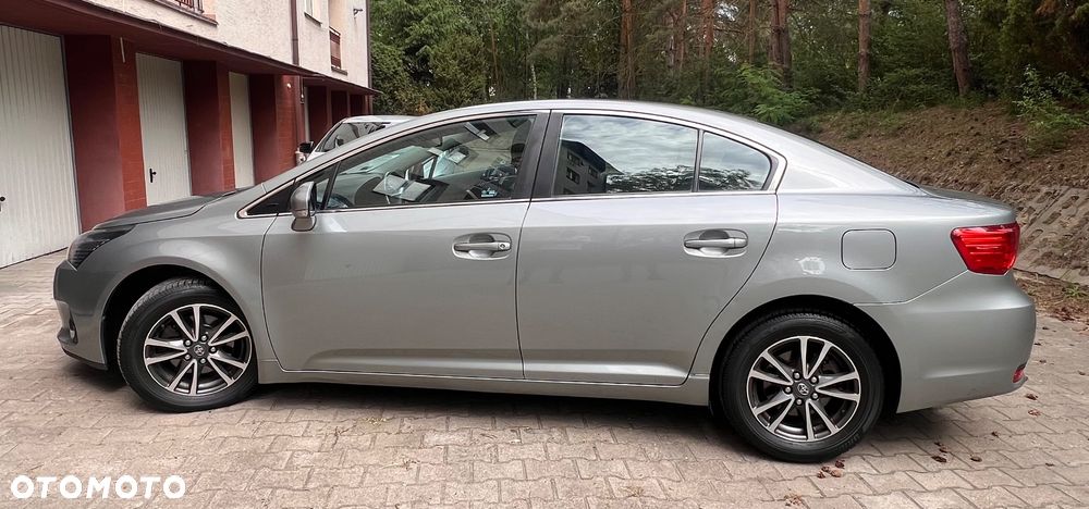 Toyota Avensis 2.0 D-4D Premium - 6