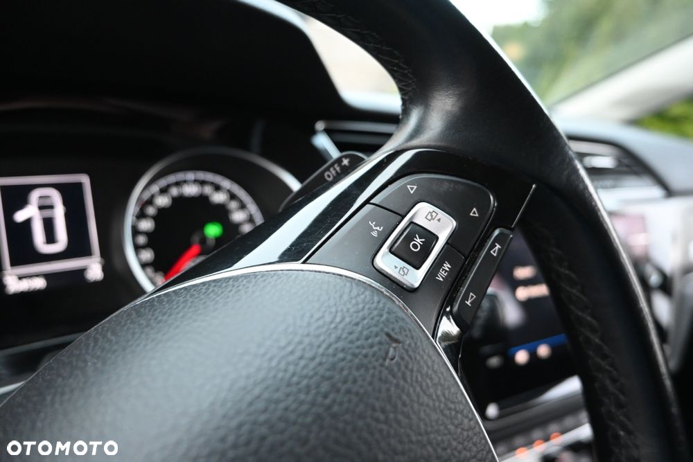 Volkswagen Touran 1.6 TDI SCR (BlueMotion Technology) DSG Comfortline - 37