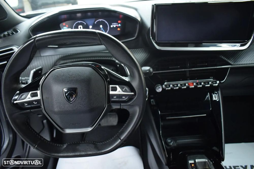 Peugeot 2008 1.2 PureTech Allure EAT8 - 8