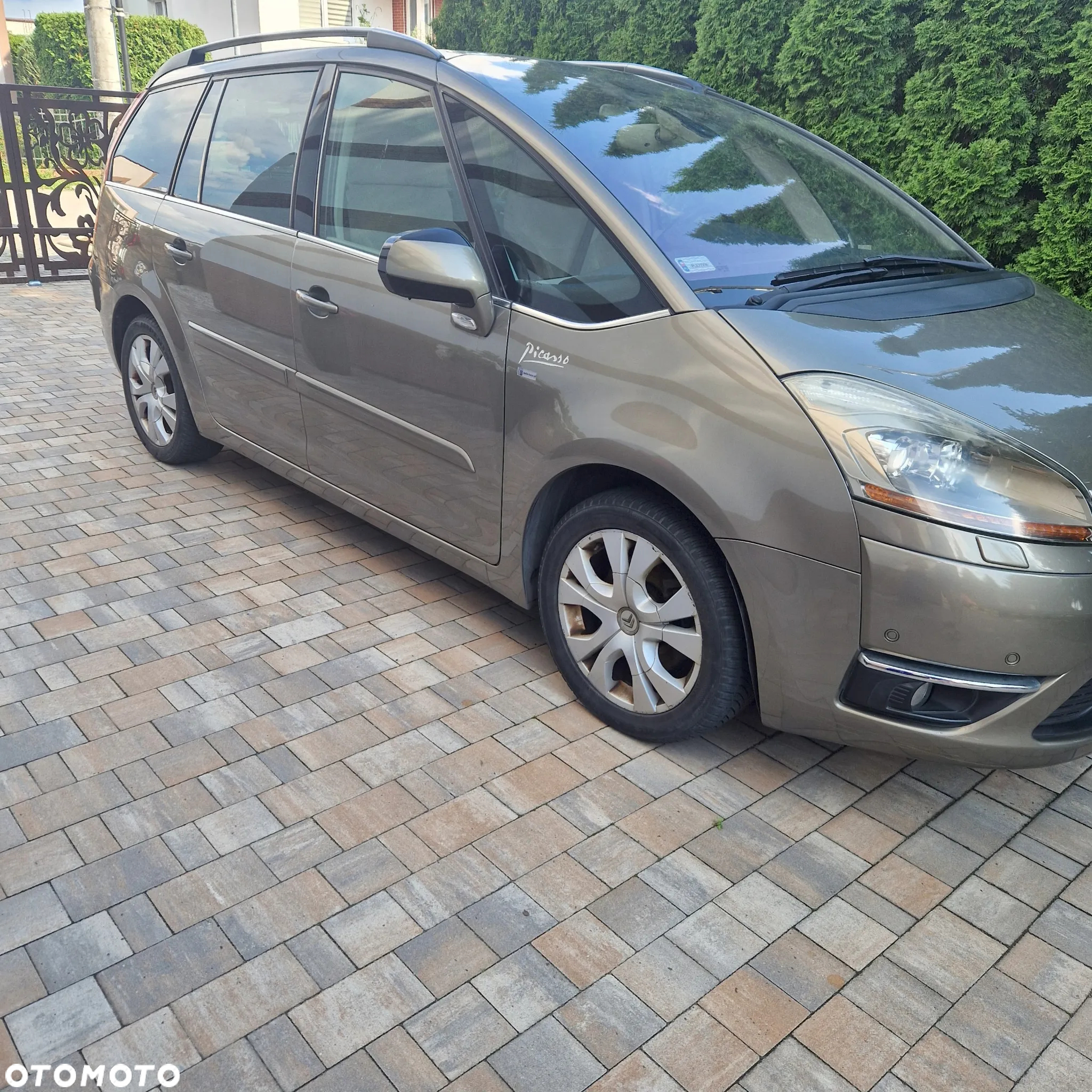 Citroën C4 Grand Picasso 1.6 THP Equilibre Exclusive MCP - 2