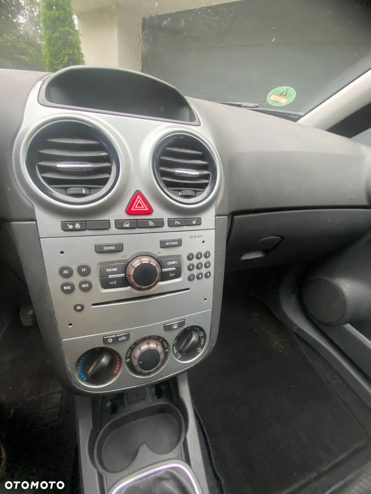 Opel Corsa 1.4 16V Sport - 10