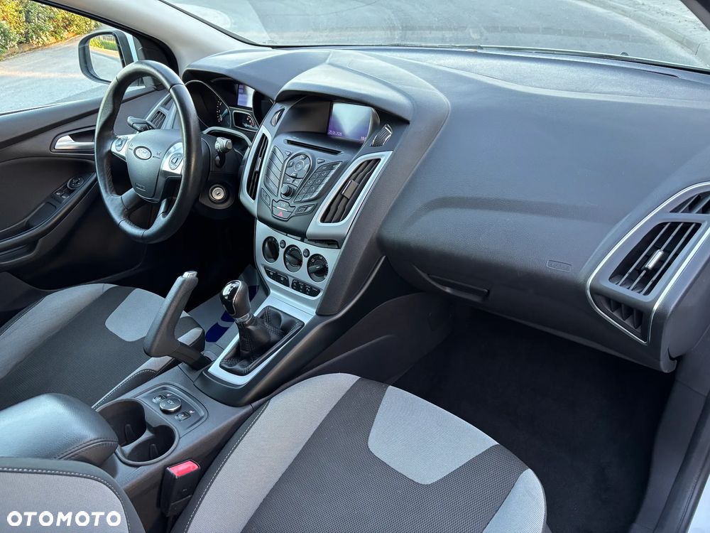 Ford Focus 1.0 EcoBoost Start-Stopp-System Ambiente - 14