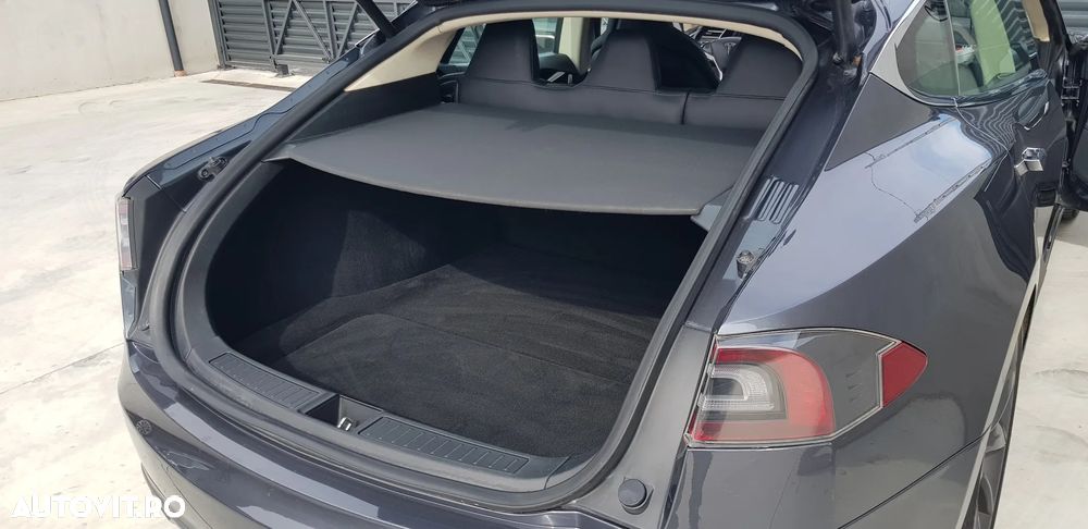 Tesla Model S Dual Motor Allradantrieb Performance - 13