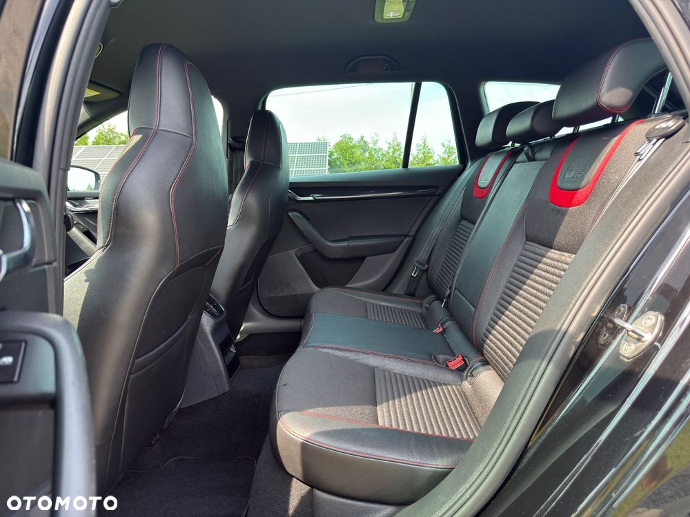 Skoda Octavia 2.0 TDI RS DSG - 8
