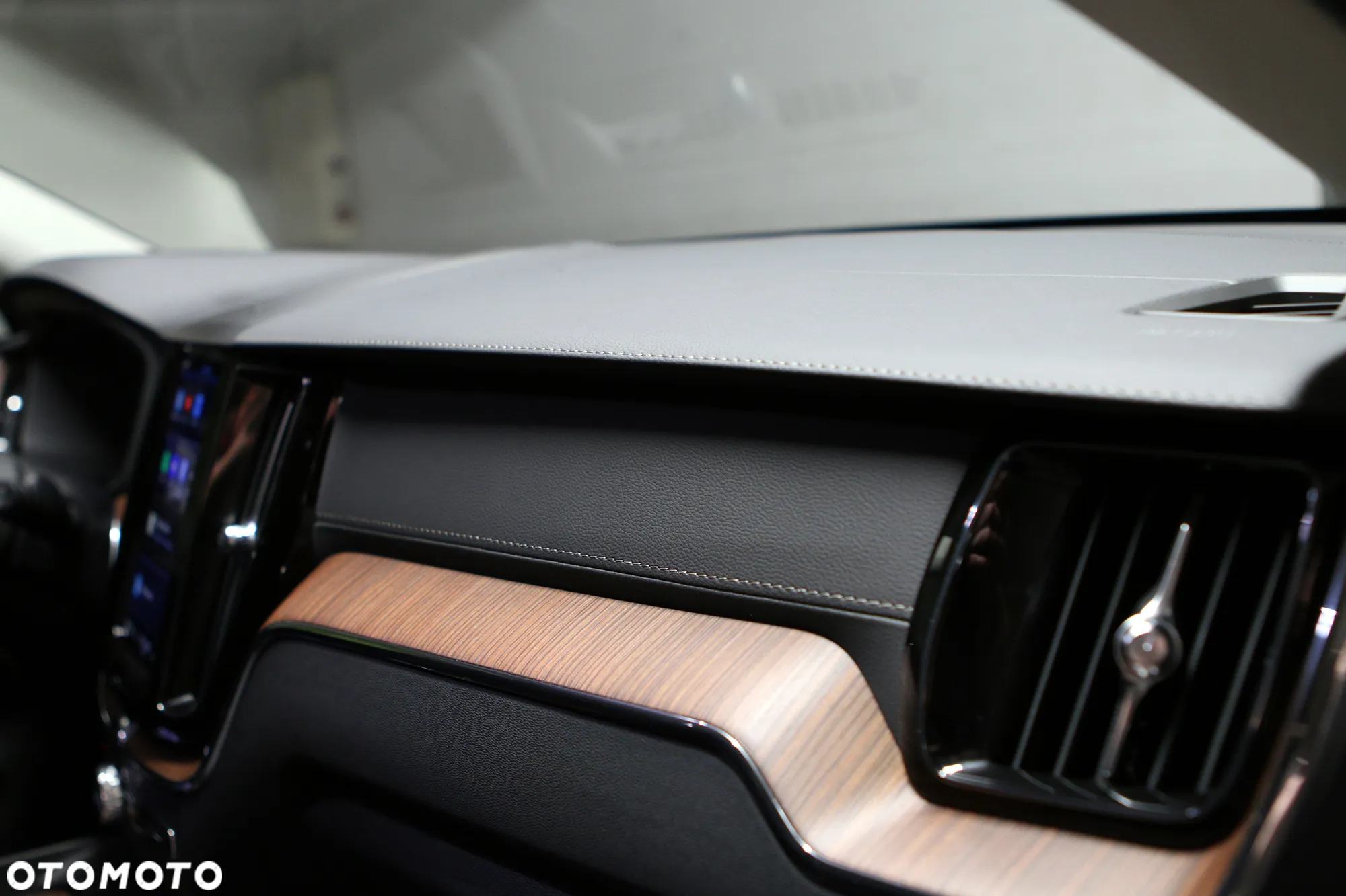 Volvo XC 60 B5 B AWD Ultimate Black Edition - 30
