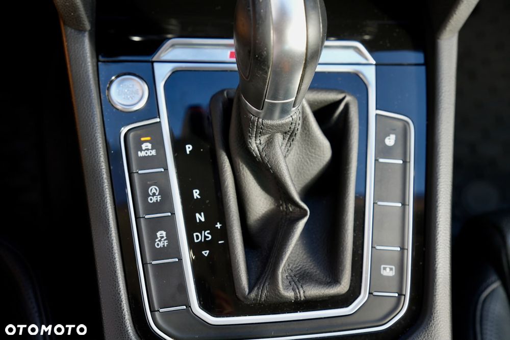Volkswagen Passat - 14