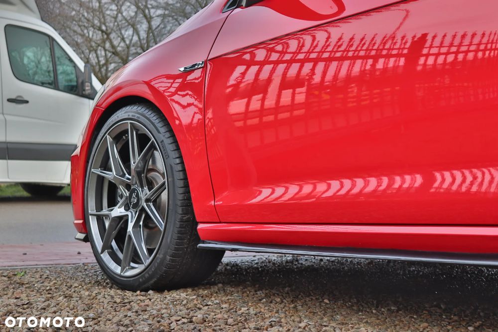 Volkswagen Golf - 13