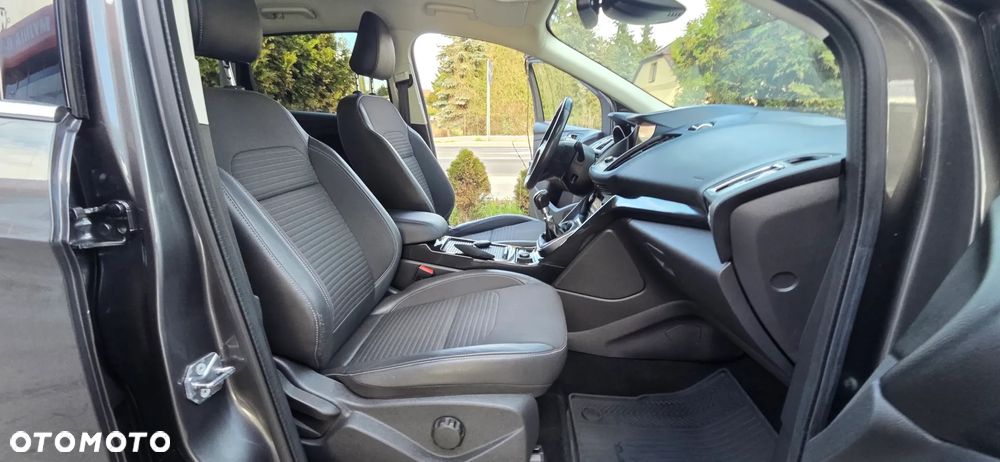 Ford Kuga 1.5 EcoBoost 2x4 Titanium - 38