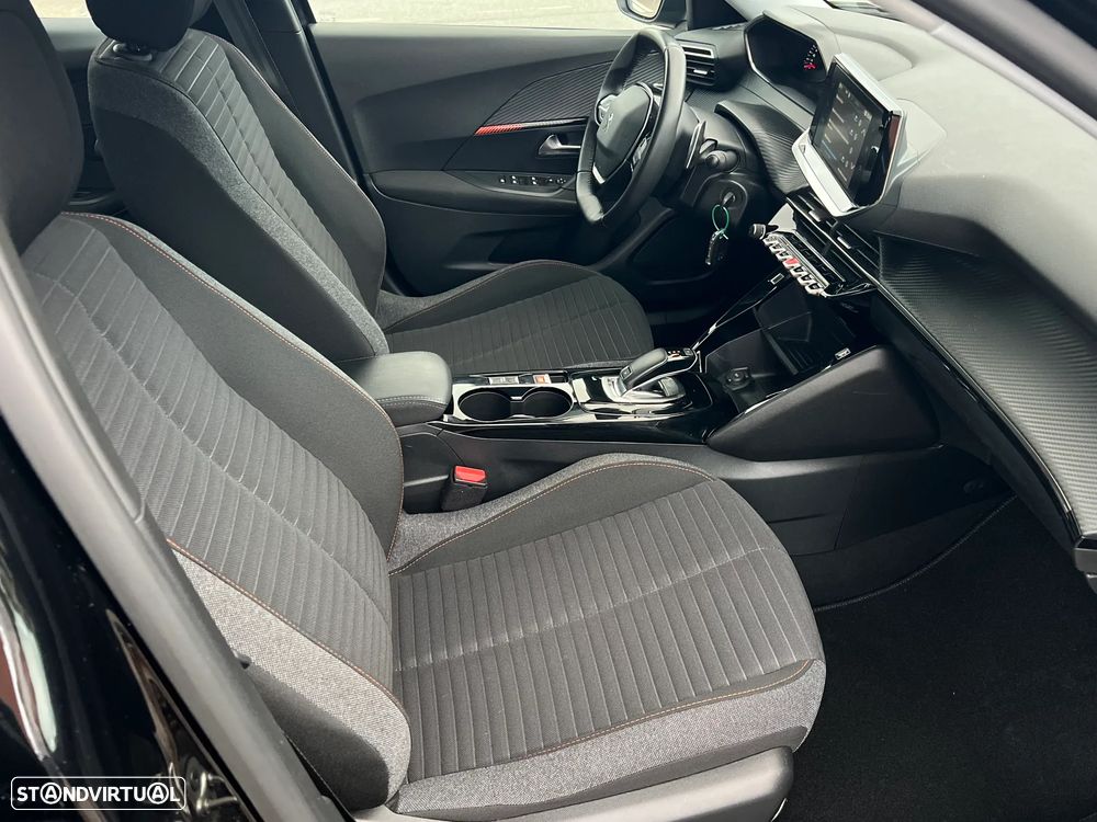Peugeot 2008 1.2 PureTech Active Pack EAT8 - 8