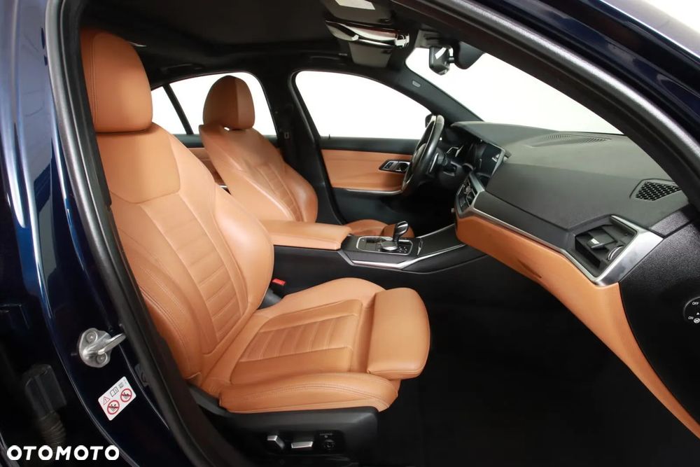 BMW Seria 3 330e iPerformance M Sport - 19