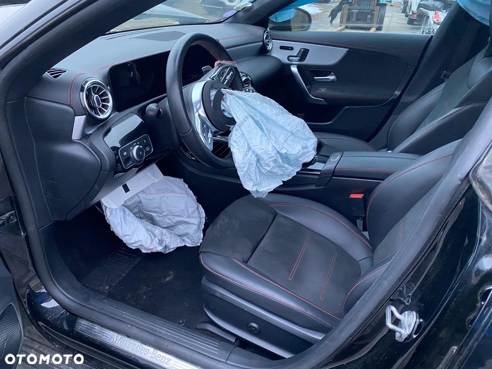 Mercedes-Benz CLA 250 e 8G-DCT AMG Line - 6