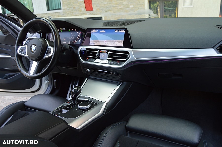 BMW Seria 3 330i AT - 17