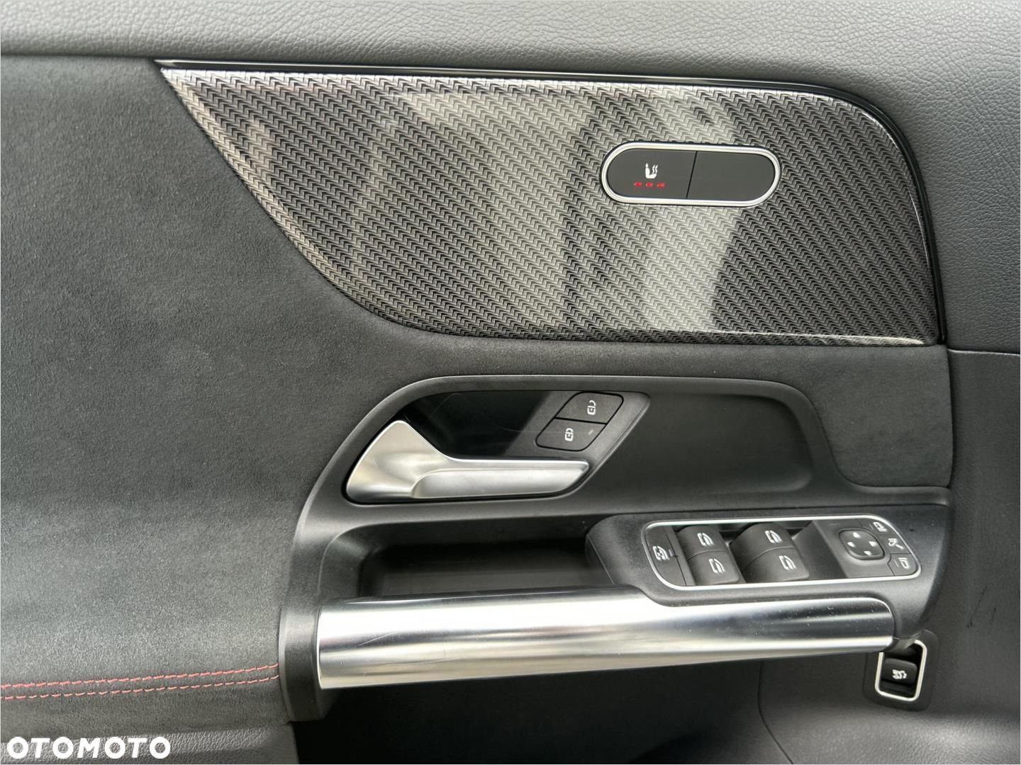 Mercedes-Benz GLA 200 d AMG Line - 19