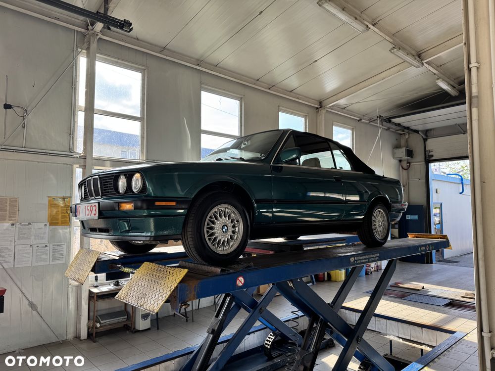 BMW Seria 3 318is - 22