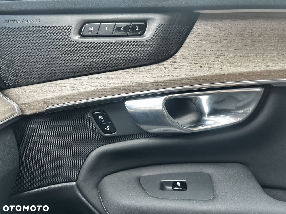Volvo XC 90 - 20