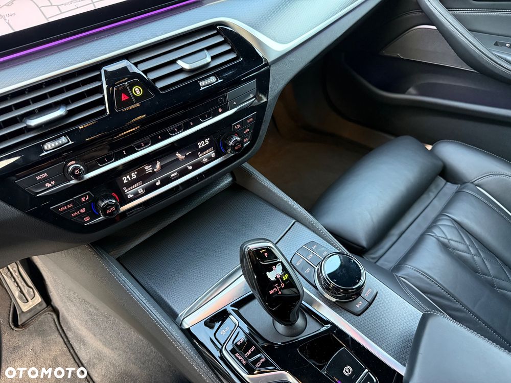 BMW Seria 5 540d xDrive mHEV M Sport sport - 12