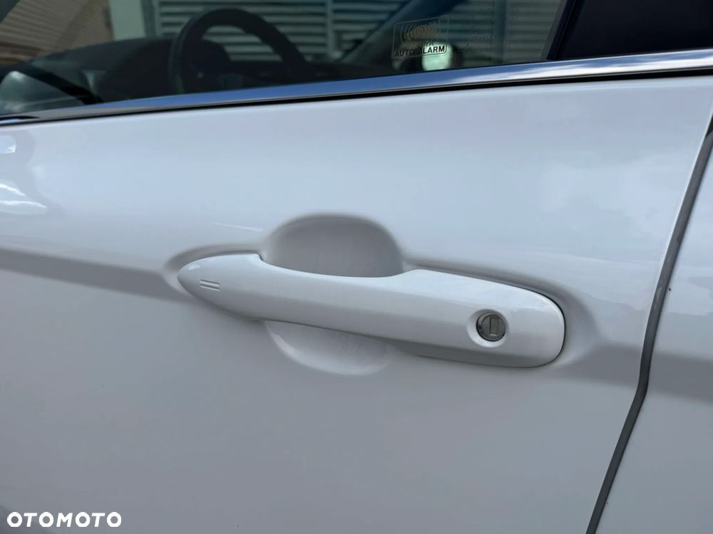 Toyota Camry 2.5 Hybrid Comfort CVT - 8