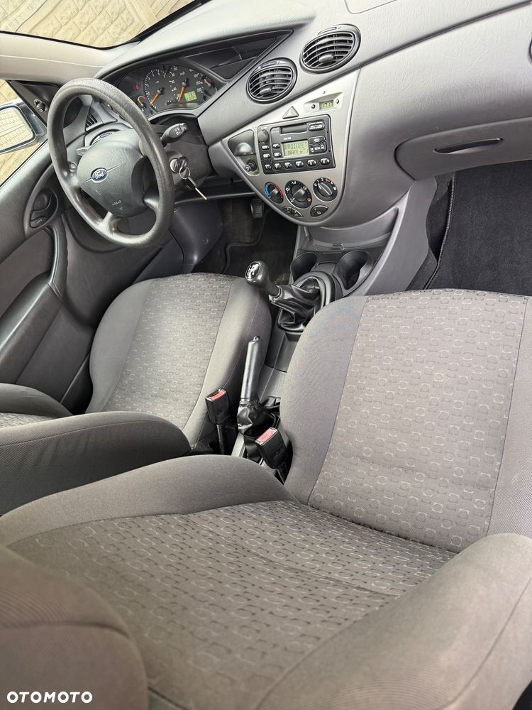 Ford Focus - 8