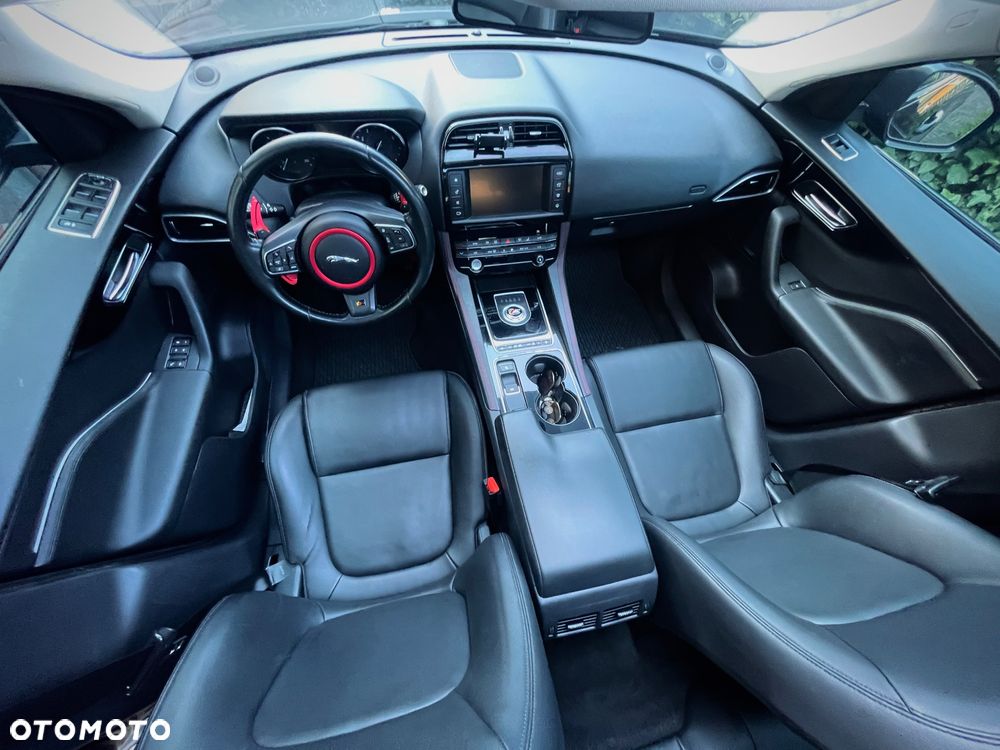 Jaguar F-Pace 35t AWD Prestige - 11