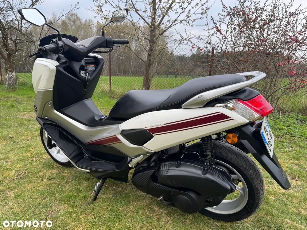 Yamaha NMAX - 3