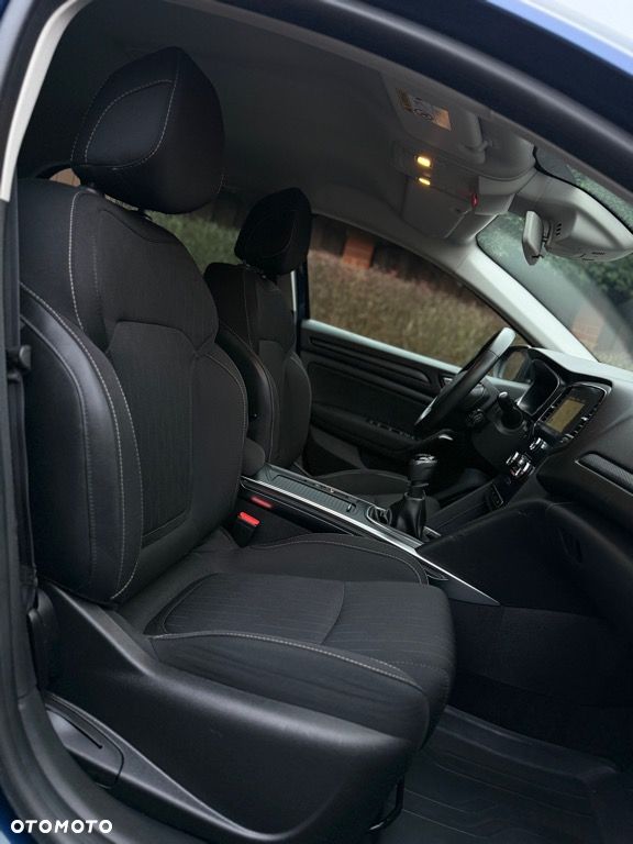 Renault Megane TCe 140 GPF INTENS - 32