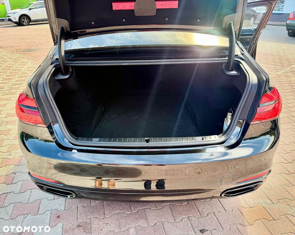 BMW Seria 7 740d xDrive - 21