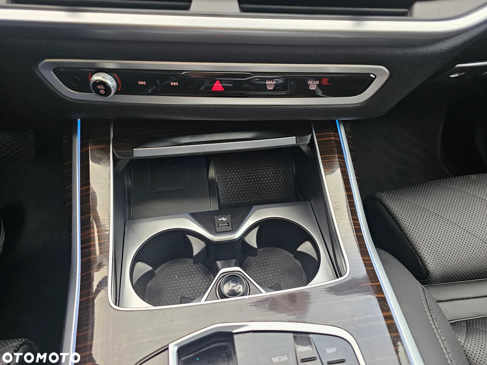 BMW X7 xDrive40i - 28