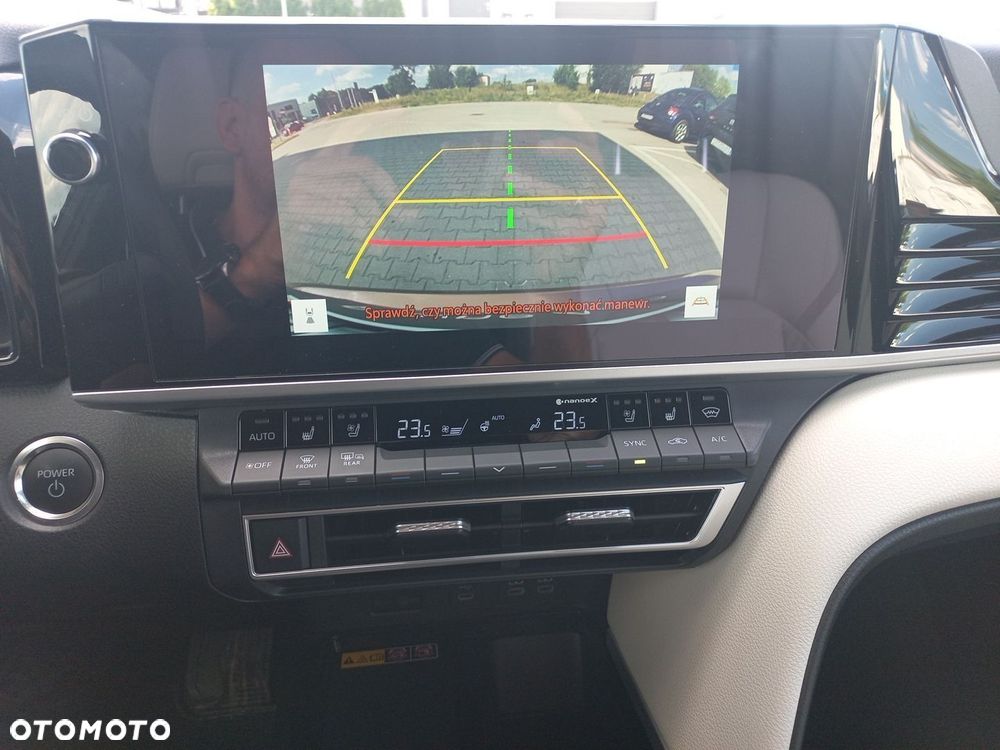 Toyota Camry - 25