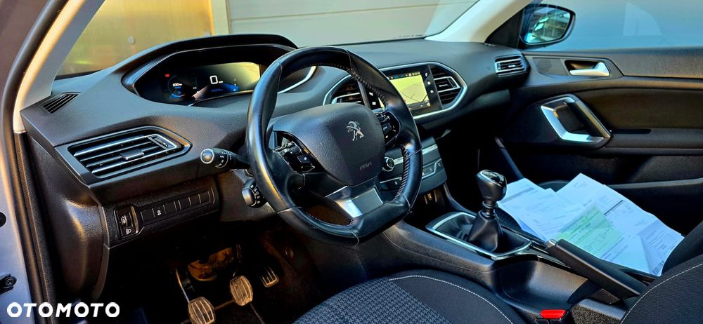 Peugeot 308 BlueHDi 130 Allure Pack - 29