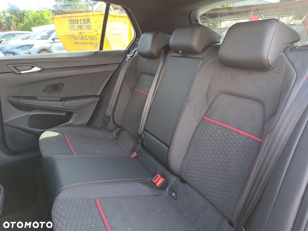 Volkswagen Golf - 17
