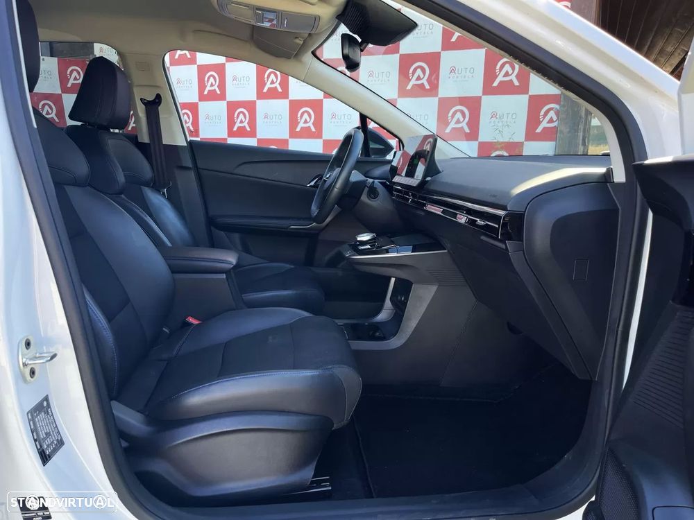 MG MG4 64 kWh Luxury - 13