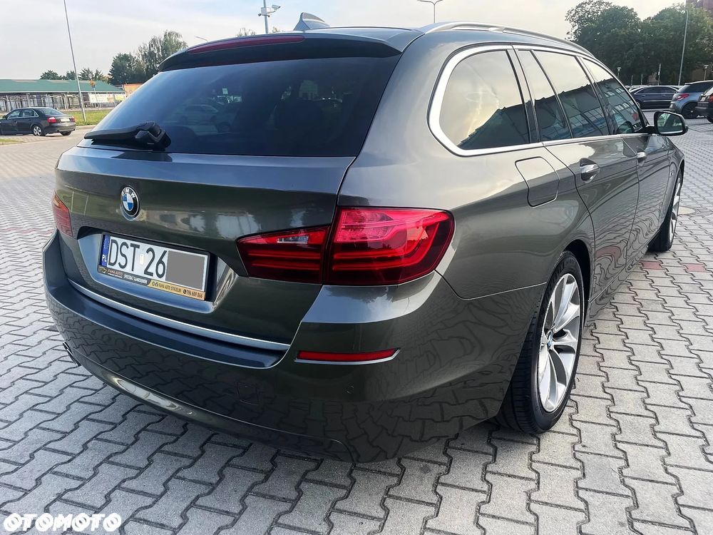 BMW Seria 5 520d xDrive - 28