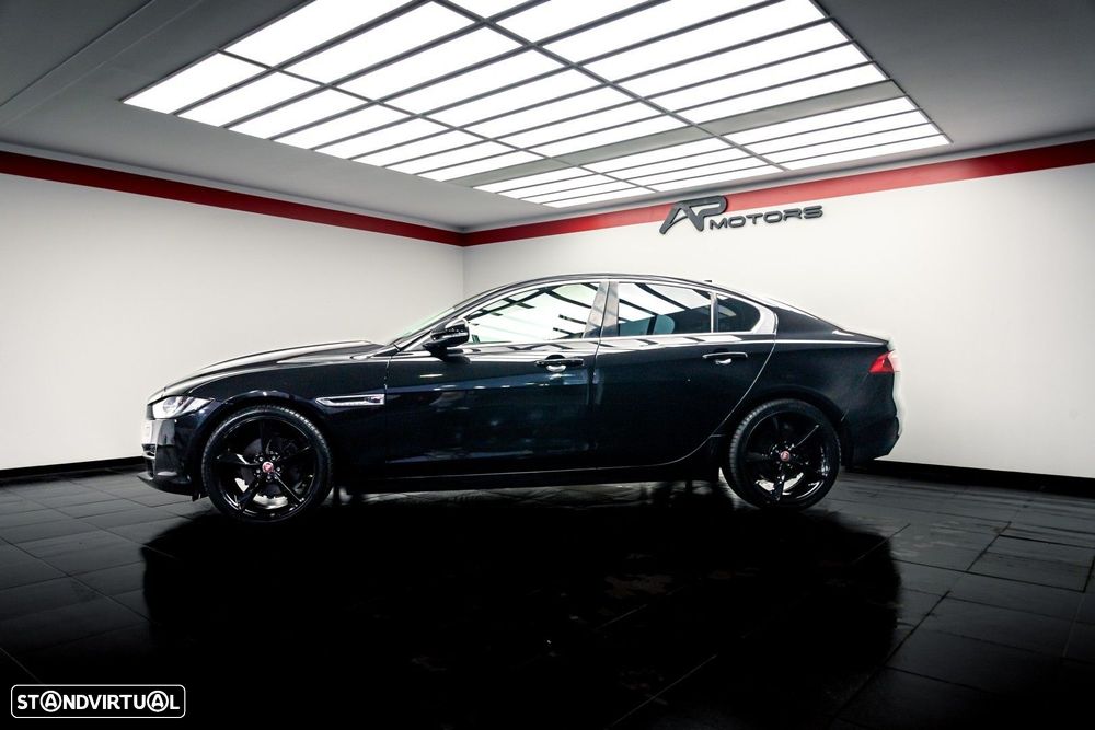 Jaguar XE 2.0 D Prestige Aut. - 3