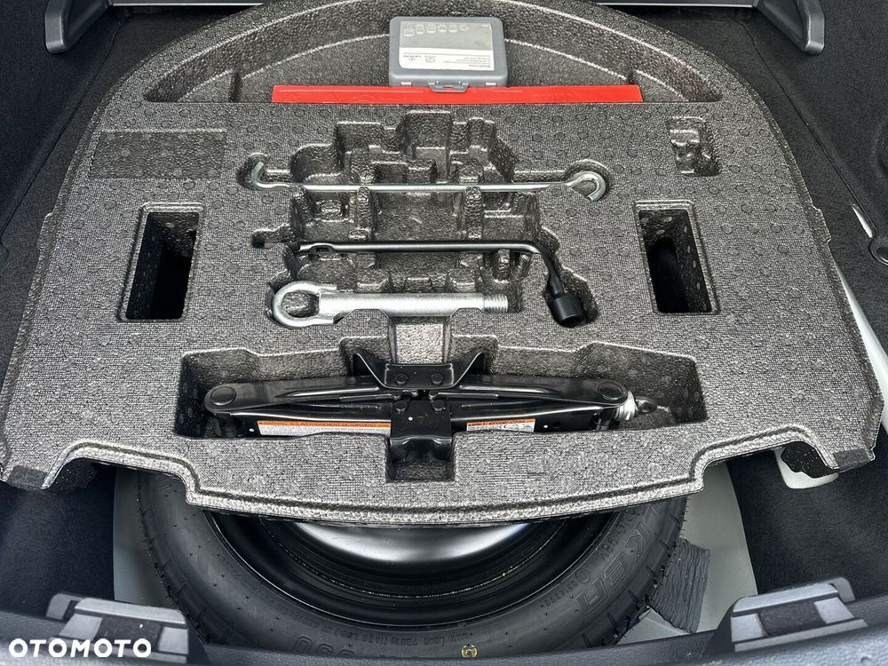 Toyota Corolla 2.0 Hybrid Comfort - 17
