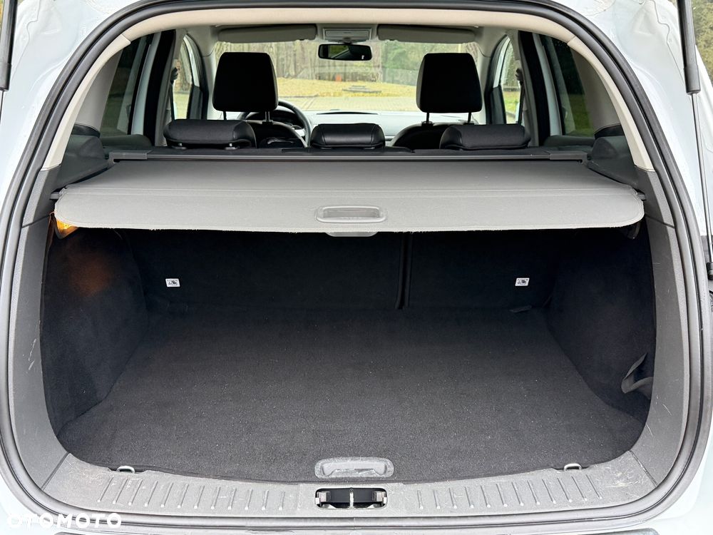 Ford Kuga 2.0 TDCi 2x4 Titanium - 33