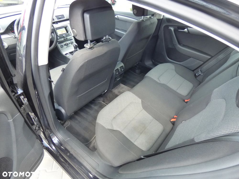 Volkswagen Passat 2.0 TDI Comfortline - 17