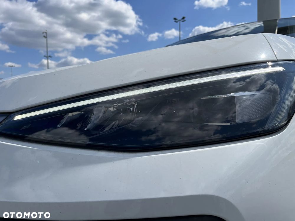 Volkswagen T-Roc 1.5 eTSI Style DSG - 25