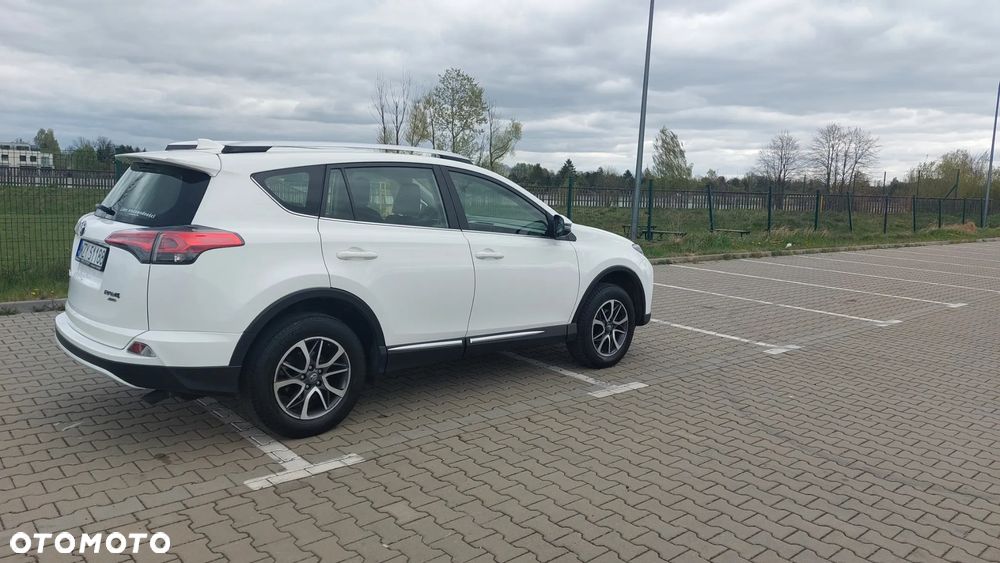 Toyota RAV4 - 10