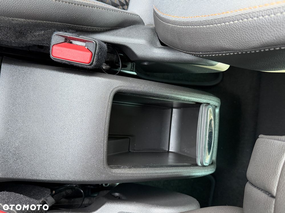 Opel Crossland X 1.2 T Design Line S&S - 14