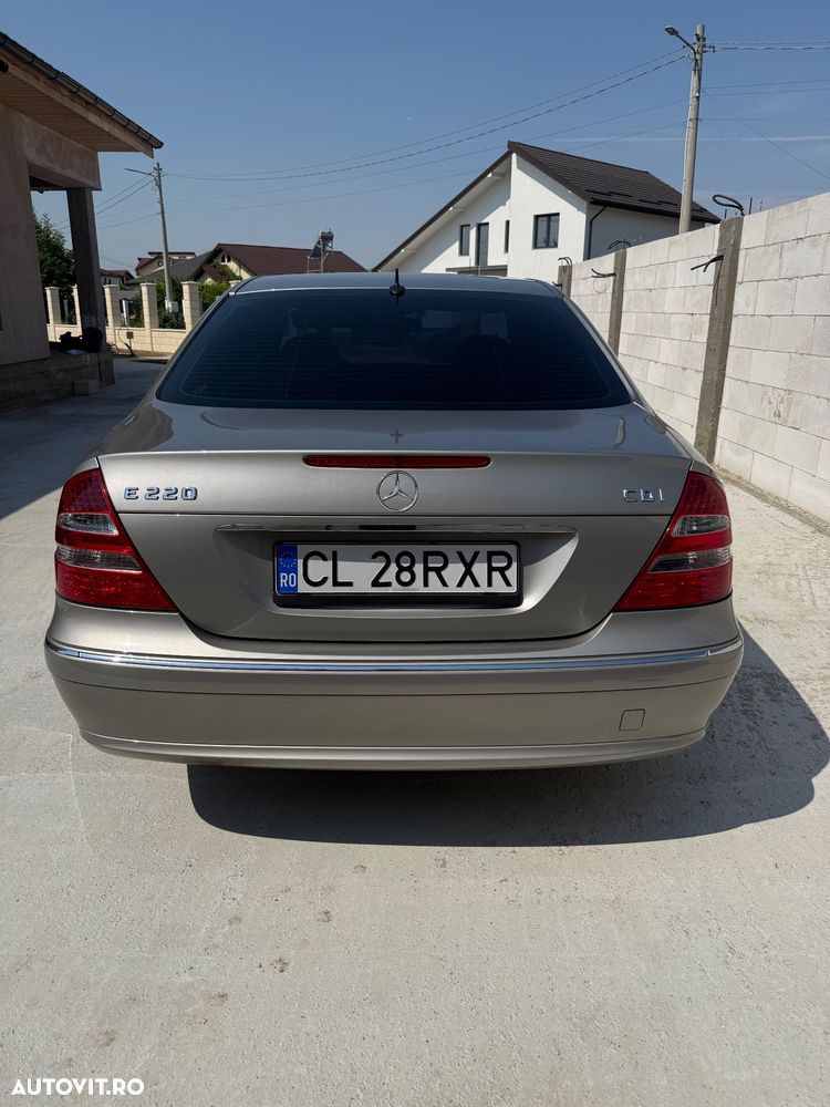 Mercedes-Benz E - 8