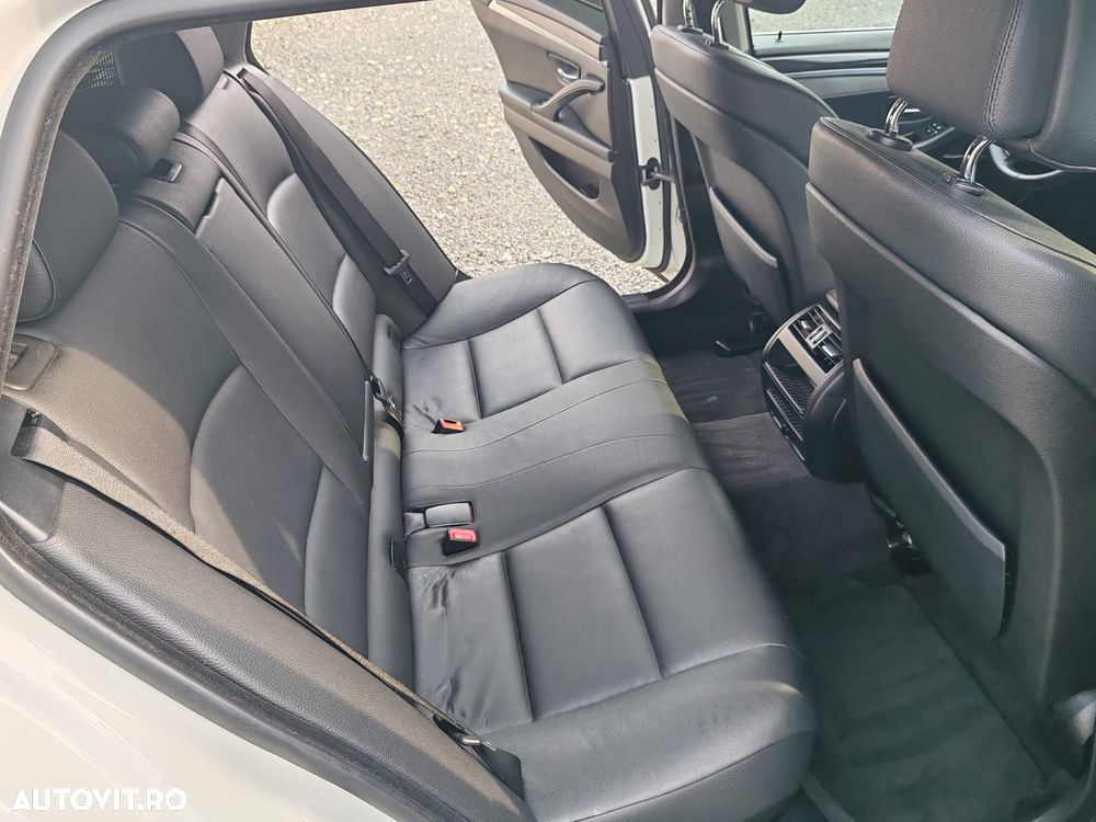 BMW Seria 5 520d - 23
