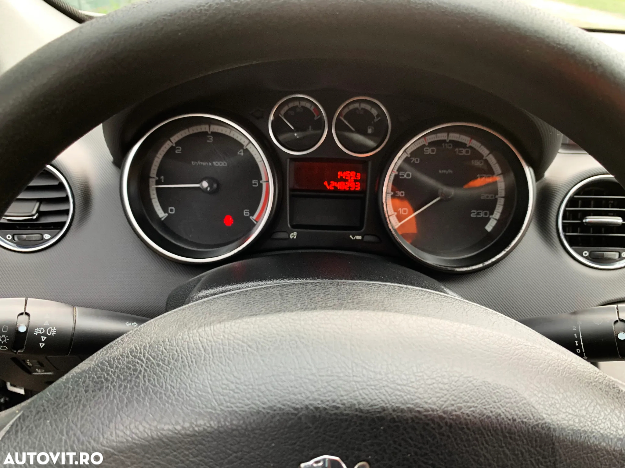 Peugeot 308 1.6HDi Confort Pack - 16