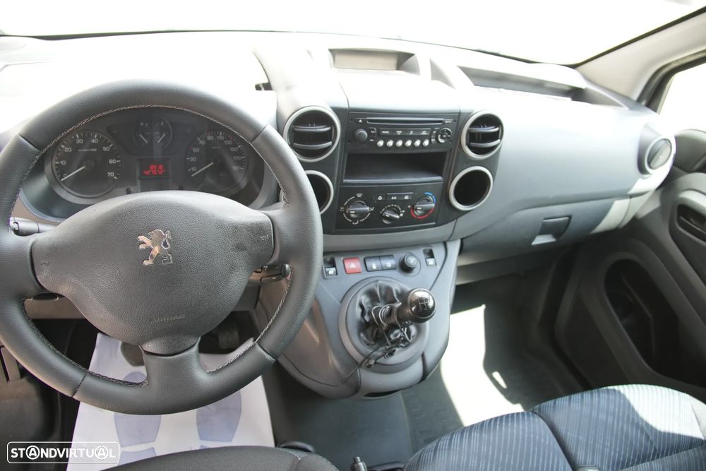 Peugeot Partner 1.6HDI 3Lugares - 12