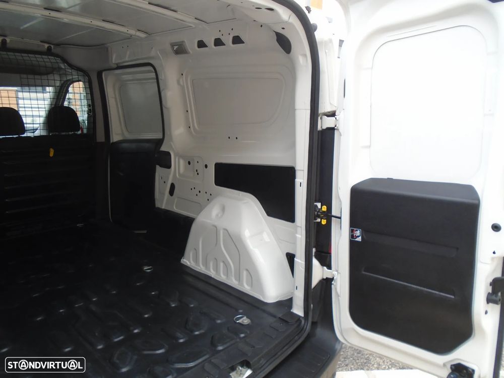 Fiat Doblo 1.3 M-JET 95 CV-  3 LUGARES-NACIONAL- IVA DEDUTIVEL - 20