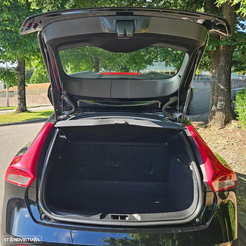 Volvo V40 1.6 D2 Kinetic Powershift Eco - 19