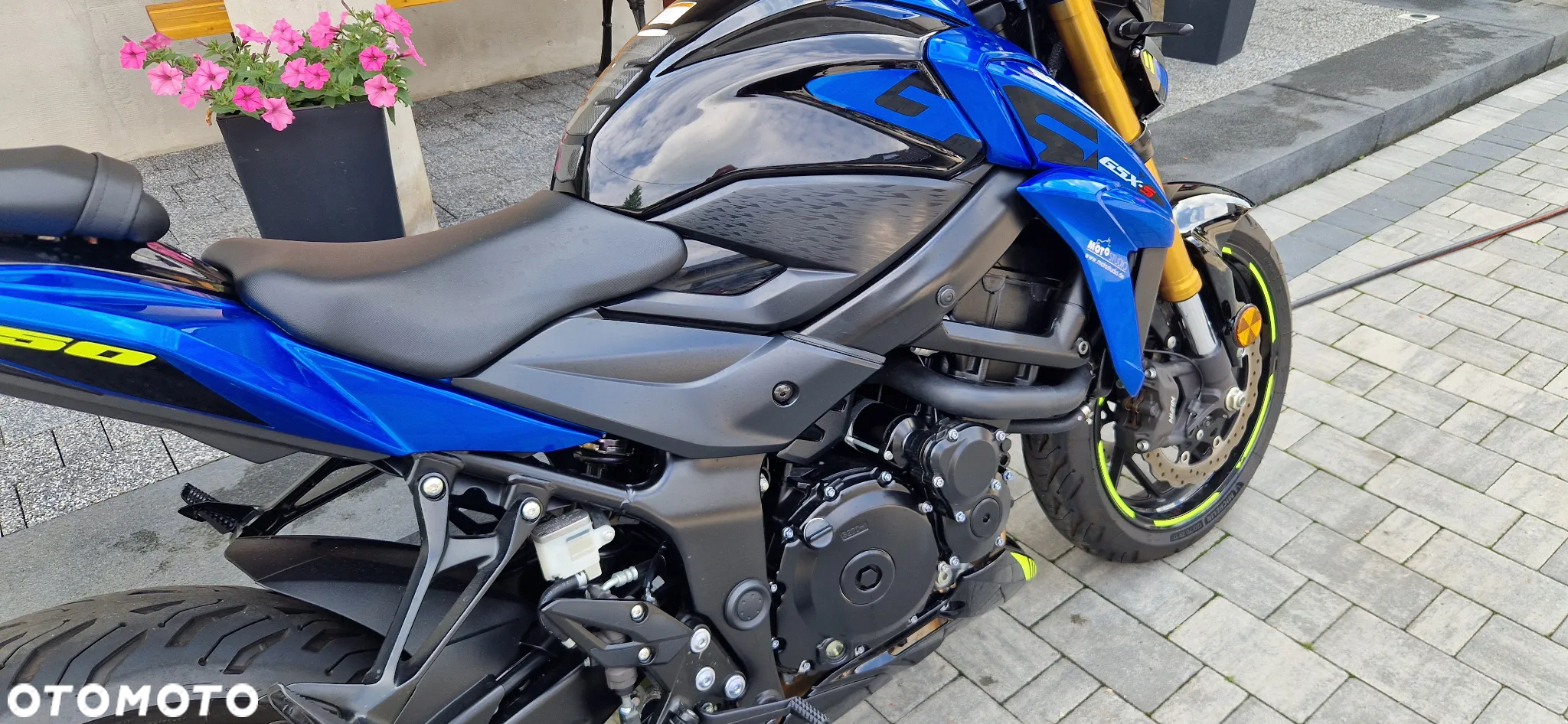 Suzuki GSX - 6